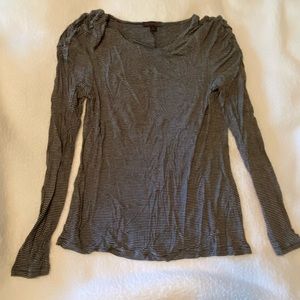 Puff sleeve striped shirt.